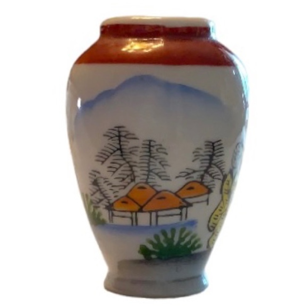 Vintage hand painted miniature Japanese vase. EUC